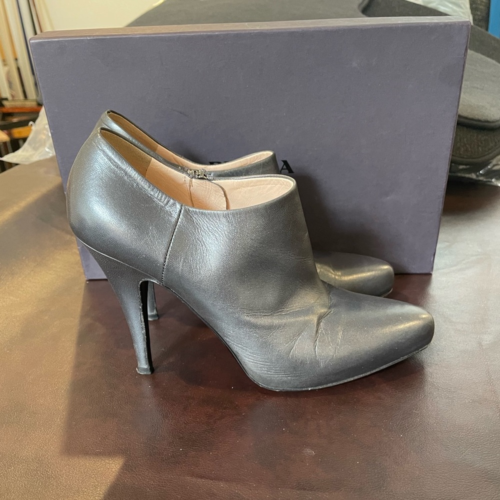 Prada - Picture 3 of 5